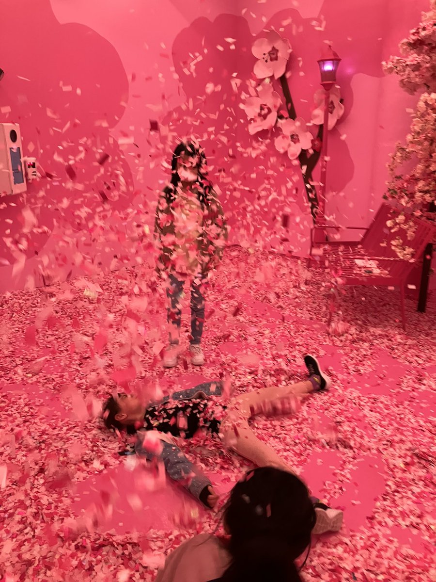 Open_Arms_CS's tweet photo. キッズ達とColor Factory 行ったんだけどめっちゃ楽しかった!!!#colorfactory #nyc https://t.co/WpDjgtjFyK