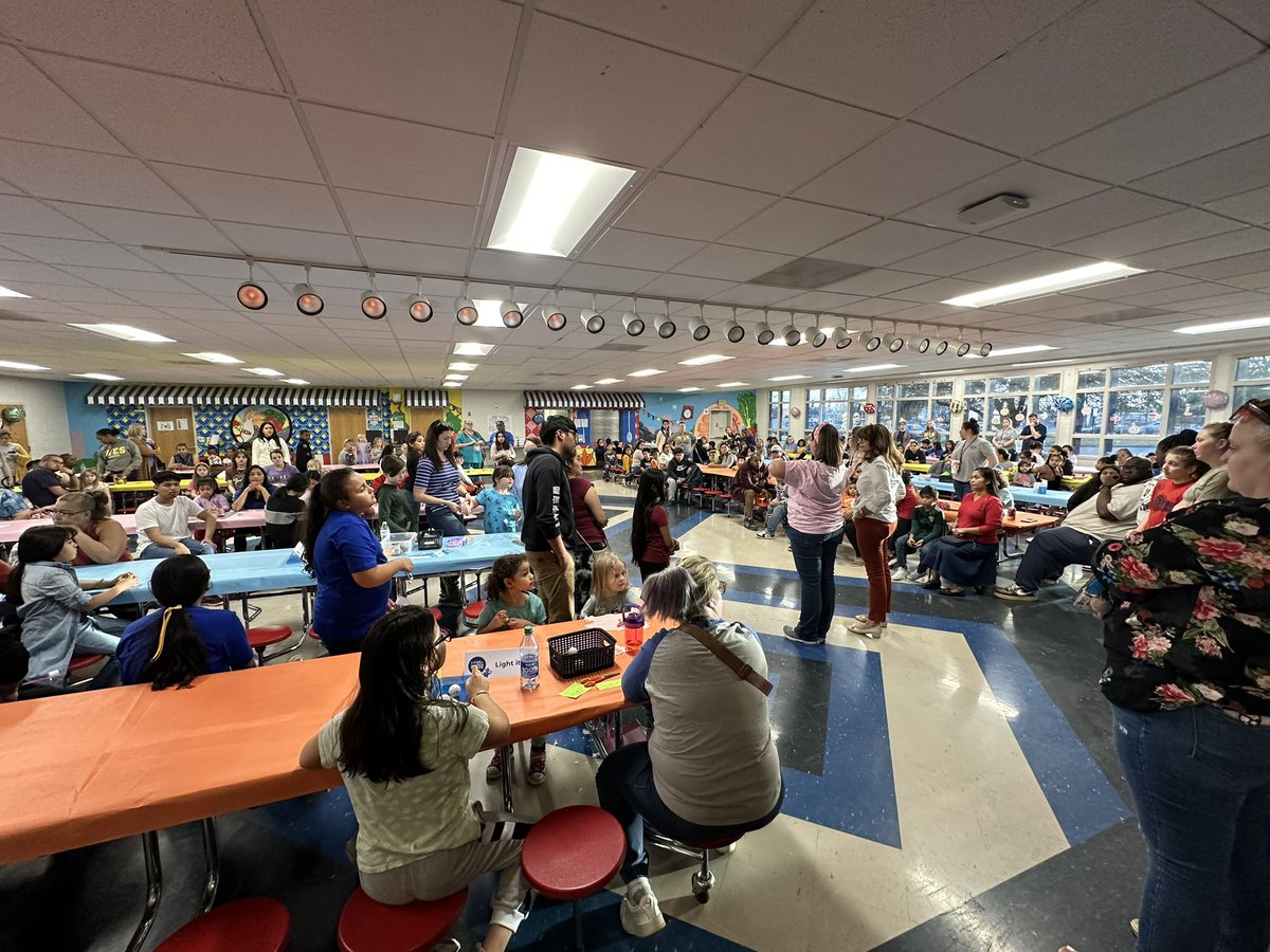angiewham1969's tweet photo. In March &amp; April, @DukeEnergy is celebrating STEM month with schools across South Carolina. The Duke Energy Foundation funded programs for Science Nights.  Take a look at the fun evening put together by Welcome Elementary! https://t.co/QxWcSFjwH9