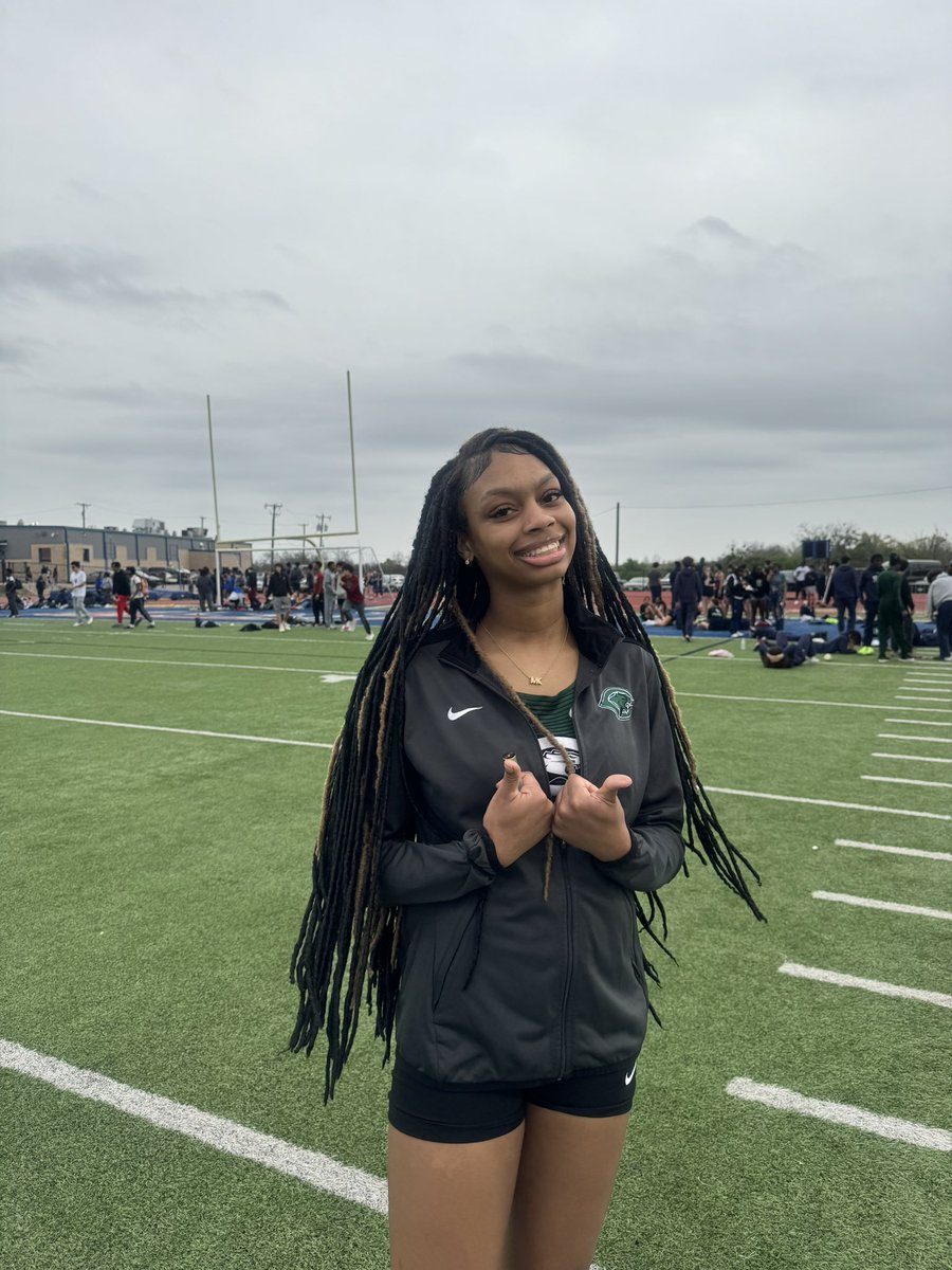 Congratulations Ri for placing 2nd in High Jump at the Panther Relays. #HardWorkPaysOff #MeetDefeatRepeat
<a href="/PfISDAthletics/">PfISD Athletics</a> <a href="/JBConnallyHS/">Connally High School</a> <a href="/chsVBdigdeep/">ConnallyHSVB</a>