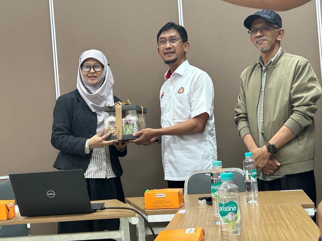 J_Biotech's tweet photo. 6hb Mac 2024, Kunjungan hormat Ketua Pegawai Eksekutif, Yang Berhormat Dato’ Haji Mustaffa Kamal bin Dato’ Haji Shamsudin kepada Ibu Puji Lestari, Kepala Organisasi Riset Pertanian dan Pangan,  Badan Riset Inovasi National (BRIN) Cibinong, Indonesia. 

#JBioTech
#BRIN https://t.co/kASQkdHCRp