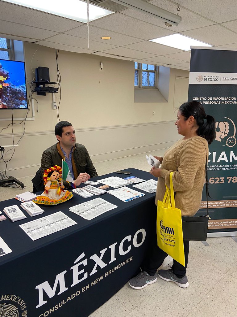 ConsulmexNB's tweet photo. Agradecemos la invitación de @HolyFamily4all para asistir a su Feria de Salud y compartir información sobre servicios y programas consulares. Es un gusto conectar con agencias dedicadas y comprometidas con la promoción de la salud de niñas y mujeres. #VAIM #8M https://t.co/pC7BjRDIyj