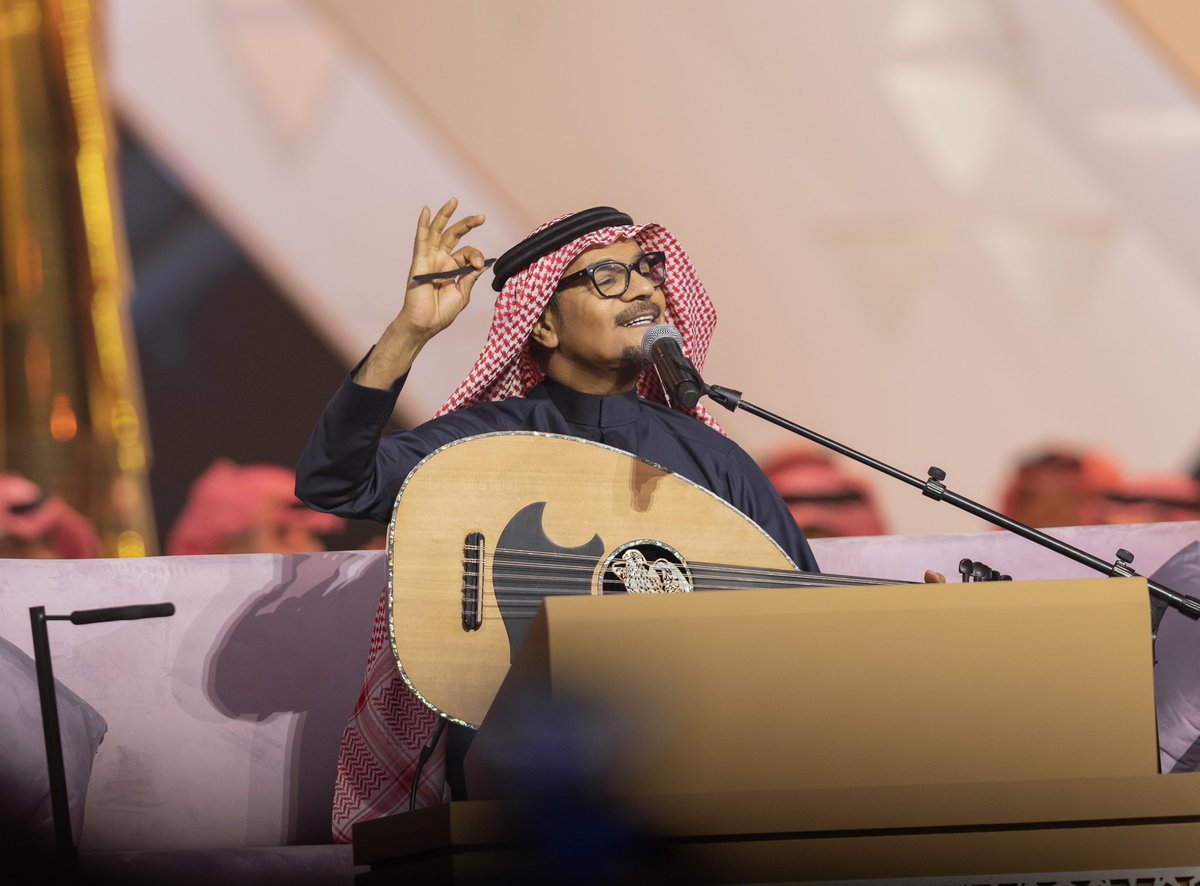 CrezyRabeh's tweet photo. أطربتنا وأسعدتنا وأشبعتنا فن وطرب،
شكراً على هذه الليلة والجلسة الخيالية
وعدتنا بـ جلسة لاتُنسى وأوفيت بوعدك،
شكراً على اللستة الجميلة المكتملة،
الإختيارات القديمة أعطت شغّف وروح للجمهور الرابحي 😍👏🏼
الله يديمك ويخليك لنا ياموسيقار الأغنية🙏🏻🦅🤍
#رابح_صقر_جلسات_الرياض |
#جلسة_الصقر_بالرياض 
@RabehSaqer