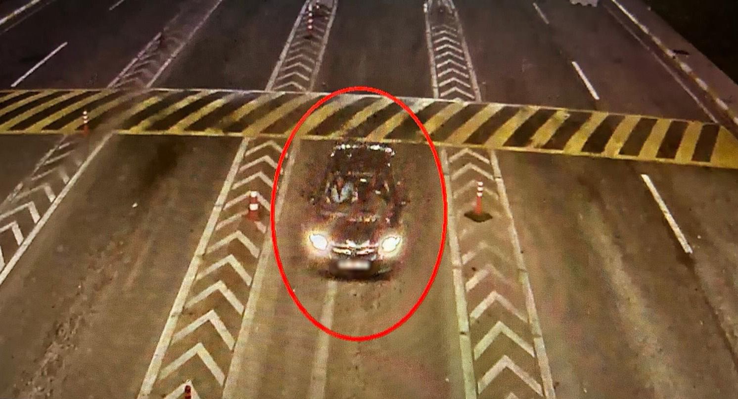 Batuhan Çolak on X: "Timur Cihantimur ve annesi Eylem Tok'un yurtdışına kaçışı çok normal bir süreç değil. Ölümlü bir kaza yaşanıyor. Kazaya karışan araç belli, plakası belli, sahipleri belli. Şahıslara yakalama kararı