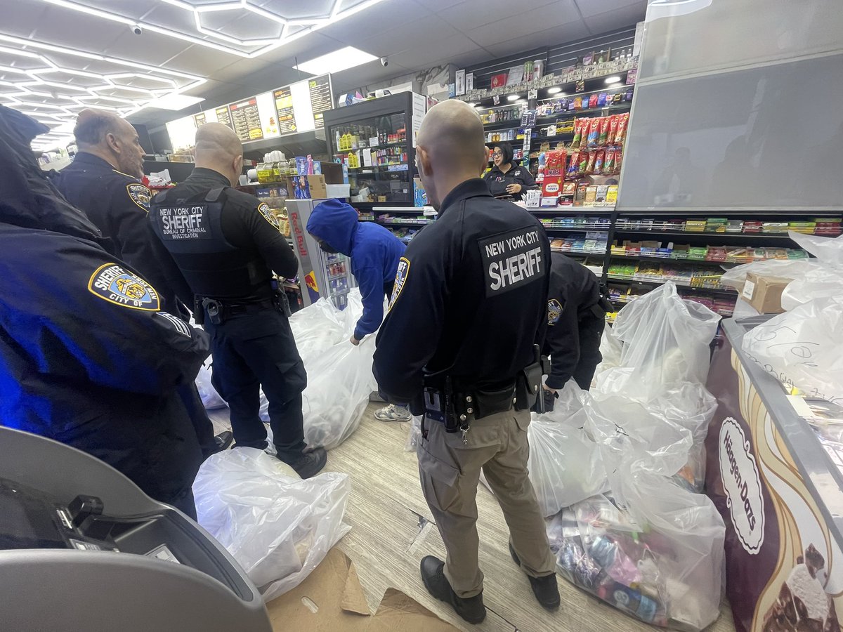 I recently collaborated with @NYCSHERIFF, @NYPDChiefPatrol, @helloDCWP, & @NYPD104Pct to tackle illegal activity at Metro King Deli, located at 63-02 Metropolitan Ave. (1/3)