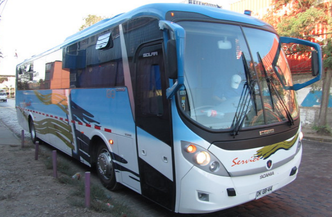 psantiba's tweet photo. Cuanto Oro en lingotes pierde Chile (no lo pagan) CADA AÑO en las exportaciones d concentrados d Cobre d las trasnacionales mineras? El equivalente a 2 buses Scania Foz d 17 toneladas cada uno. Cuanta Plata en lingotes: 1172 toneladas, el equivalente a 70 d esos buses. Seguimos! https://t.co/3NcAZ3QQI2