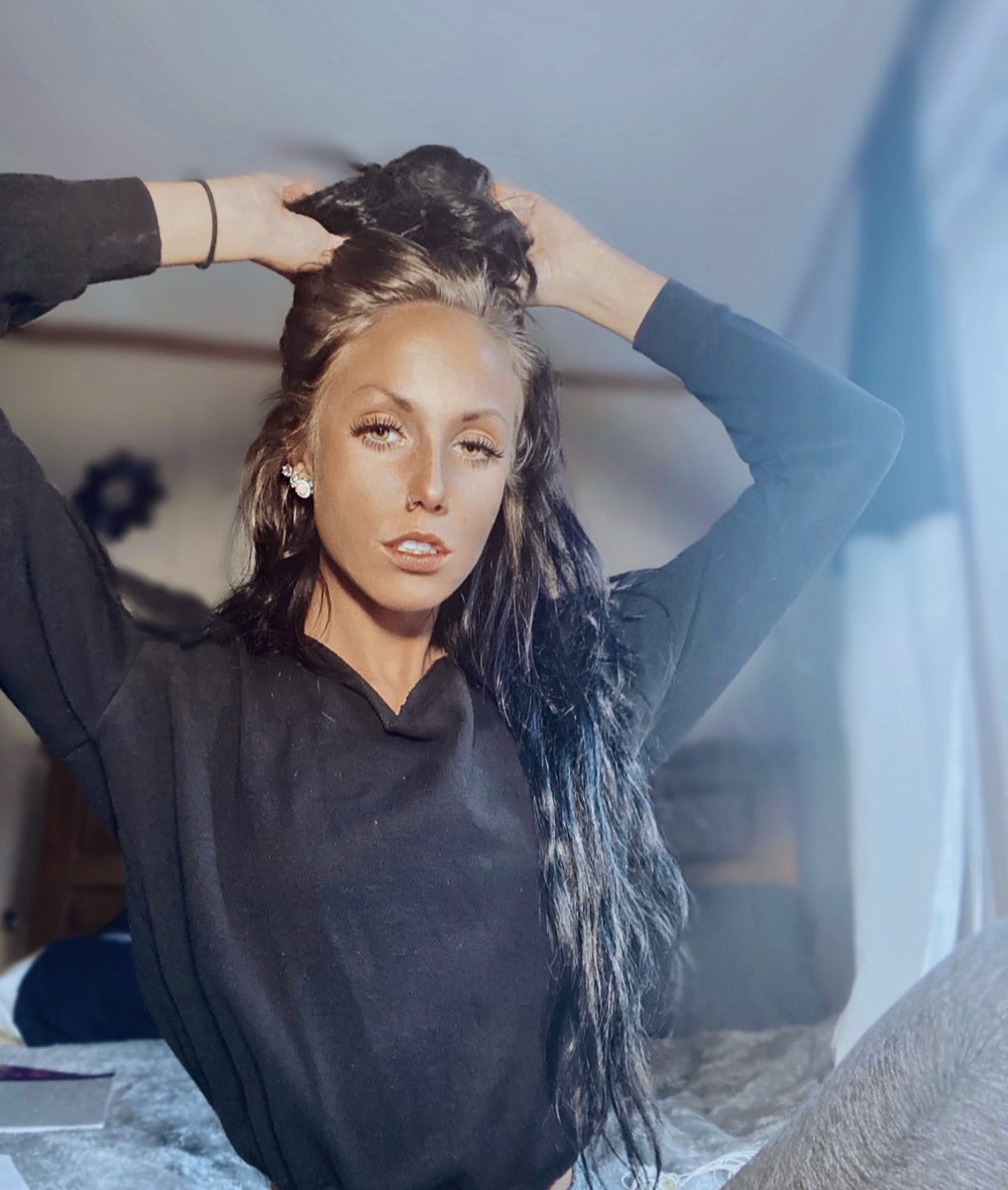 MaraSuitlove's tweet photo. RT, wenn ich der Typ Frau bin, den du ficken willst😏 https://t.co/UCcy0mKbXi