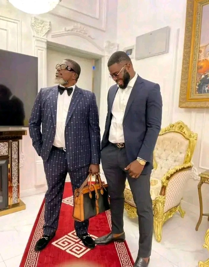 Better days ahead!
God bless you both real big!

My prayers are always with you.
We will continue to give thanks regardless of the situation.
You both won hearts of the people who meant well 

Ochacho brothers to the world!