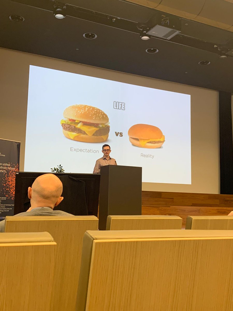 A few weeks ago, I had a opportunity to present not only hamburgers but also my favourite project about tick- and mosquito-borne #flaviviruses at the CzechoSlovak Virology Conference in Prague. 😊 #virology #TBEV #phdlife