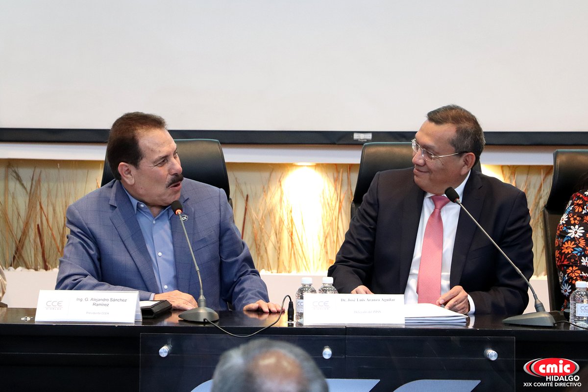 CMICHGO1's tweet photo. El presidente de la CMIC Delegación Hidalgo, Juan Carlos Nava, participa en mesa de trabajo con el Dr. José Luis Aranza Aguilar, Titular del Órgano de Operación Administrativa Desconcentrada Estatal del IMSS en Hidalgo. https://t.co/wQ1xc73QLS