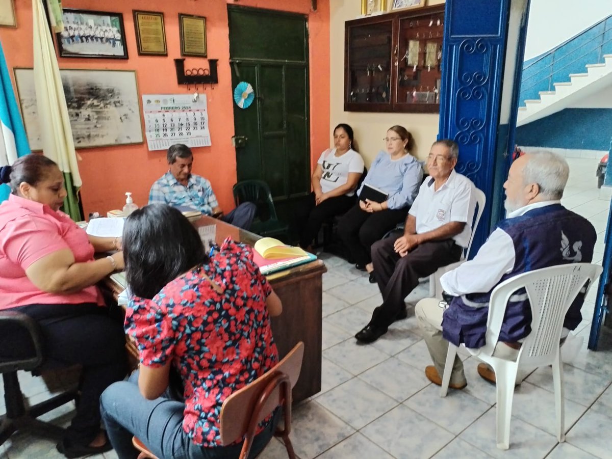 PDHgt's tweet photo. Debido a supuestas agresiones por parte de docente a una estudiante de primaria de Escuela Oficial Urbana Mixta Tipo Federación “Salomón Carrillo Ramírez”, representante del @PDHgt en #Jutiapa intervino ante autoridades de la #Dideduc.
Más información👇
https://t.co/3Fom5Nb9xE https://t.co/pEUJu7jZg1