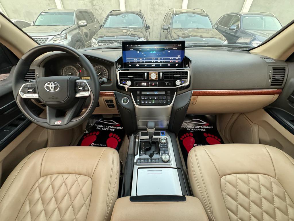 Lit_Autos's tweet image. Toyota Land Cruiser 
2013 model 
Upgraded 2023 
Preowned 
40m
Magodo phase 1