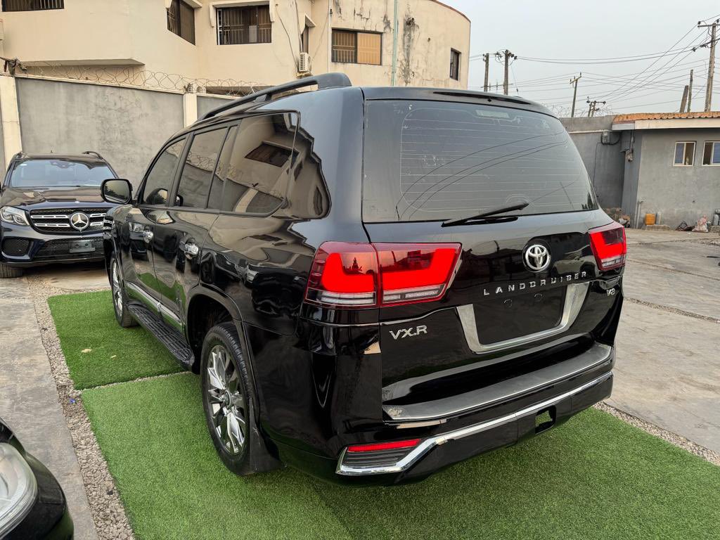 Lit_Autos's tweet image. Toyota Land Cruiser 
2013 model 
Upgraded 2023 
Preowned 
40m
Magodo phase 1