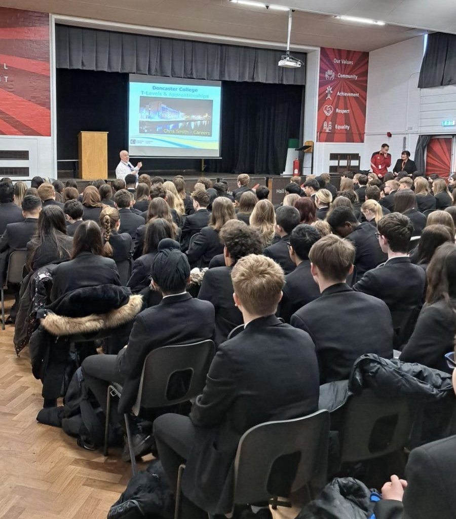 Our Year 9 students attended a brilliant presentation by Chris Smith from @donnycollege this morning. Students discovered T-levels and learnt more in depth information on apprenticeships #yourfuture #TLevels #ncw24 #enjoyingexcellence Via: @hx_careers on… hallx.me/TjRGa