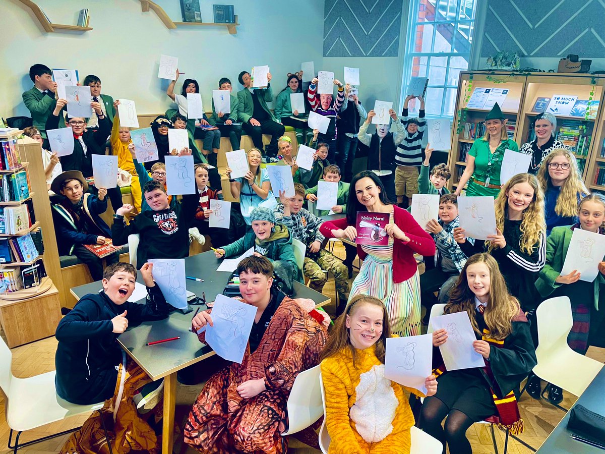 CLL_smile's tweet photo. Love my job! Happy world book day 2024. Thank you Sarah @SparkyAuthor for a wonderful reading and illustration workshop. Fabulous resources utilised @WorldBookDayUK #ReadYourWay https://t.co/0JHJwAxKsm
