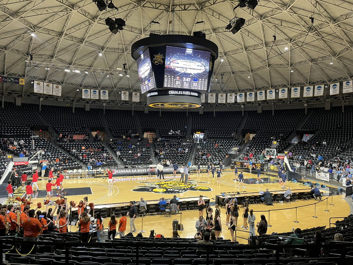 TheCalebShort's tweet image. Taking in the state tournament!