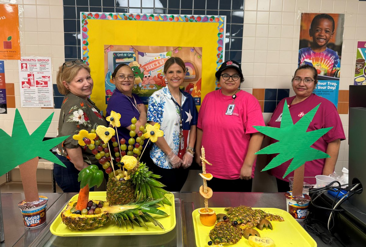 On Day 4 of National School Breakfast Week, we caught some rays of sunshine and smiles.🌊🌞🌴 @NCEknights1 @mcegators @MRJHMavs @MREmavs