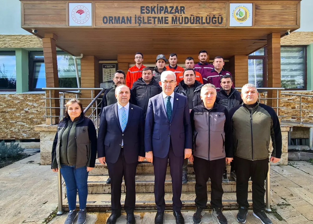 Eskipazar Orman İşletme Müdürlüğümüzü ziyaret ederek #YeşilVatan'ın bekası, ülkemizin kalkınması için tamamlanmış ve planlanan faaliyetler hakkında bilgi aldık.

Emanetin emin ellerde gelecek nesillere aktarılması için vazife şuurunu daima taşıyan personelimiz görevinin başında.