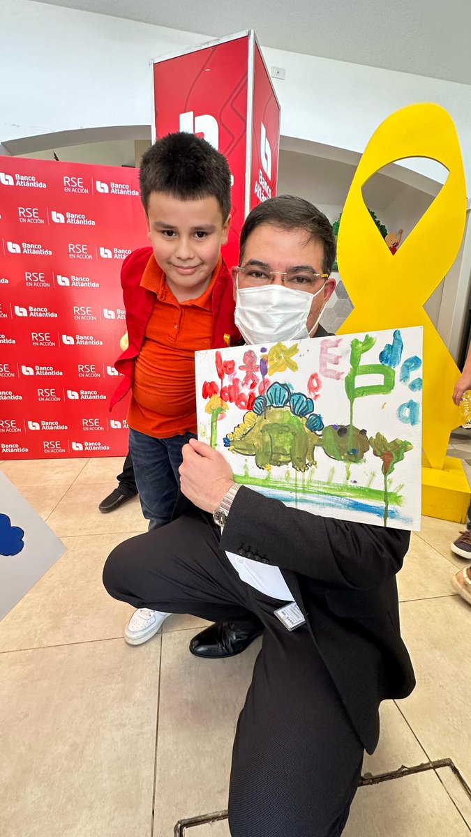 cjgironv's tweet image. ¡La solidaridad es parte de nuestra #FamiliaBancatlan! Con motivo del #YellowWeek, en @bancatlan recaudamos L450 mil junto a nuestros colaboradores para apoyar la labor de la Fundación Hondureña para el Niño con Cáncer. ¡Juntos hacemos la diferencia! #RSE