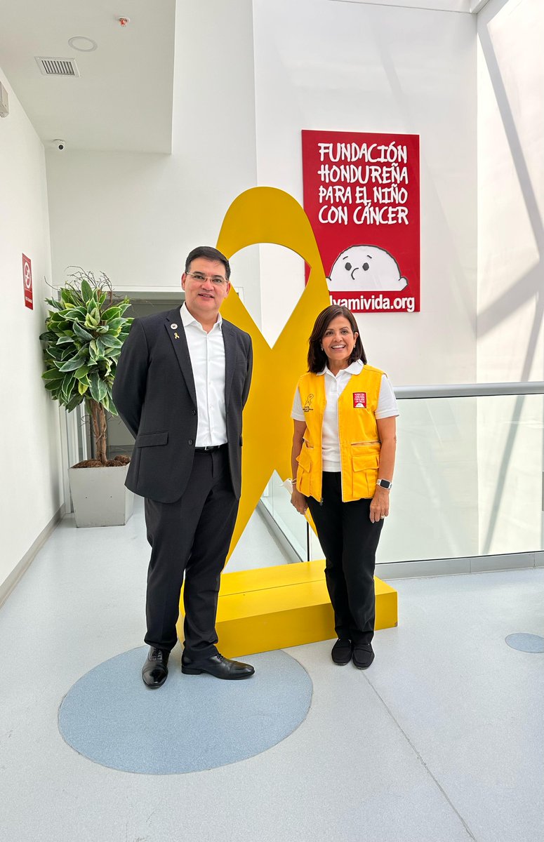 cjgironv's tweet image. ¡La solidaridad es parte de nuestra #FamiliaBancatlan! Con motivo del #YellowWeek, en @bancatlan recaudamos L450 mil junto a nuestros colaboradores para apoyar la labor de la Fundación Hondureña para el Niño con Cáncer. ¡Juntos hacemos la diferencia! #RSE