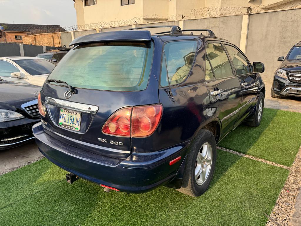 Lit_Autos's tweet image. Lexus RX300
1999 model 
Preowned 
2.3m 
Magodo phase 1