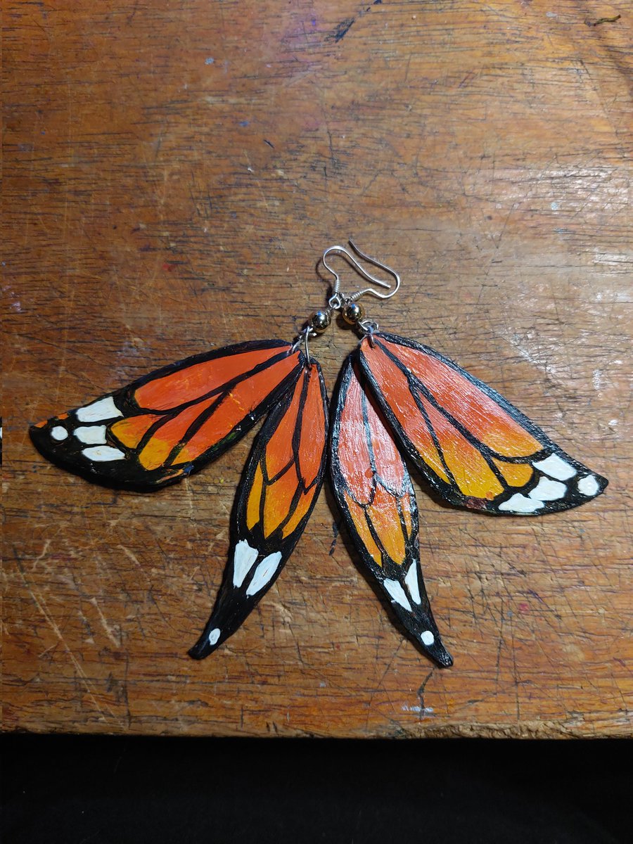 Little something different today , made some butterfly earrings as a gift 

#butterfly #butterflyearrings #earrings #artsandcrafts #jewelry #jewellery #diy #diycrafts #diyjewelry #diyjewelrymaking #diyjewellery