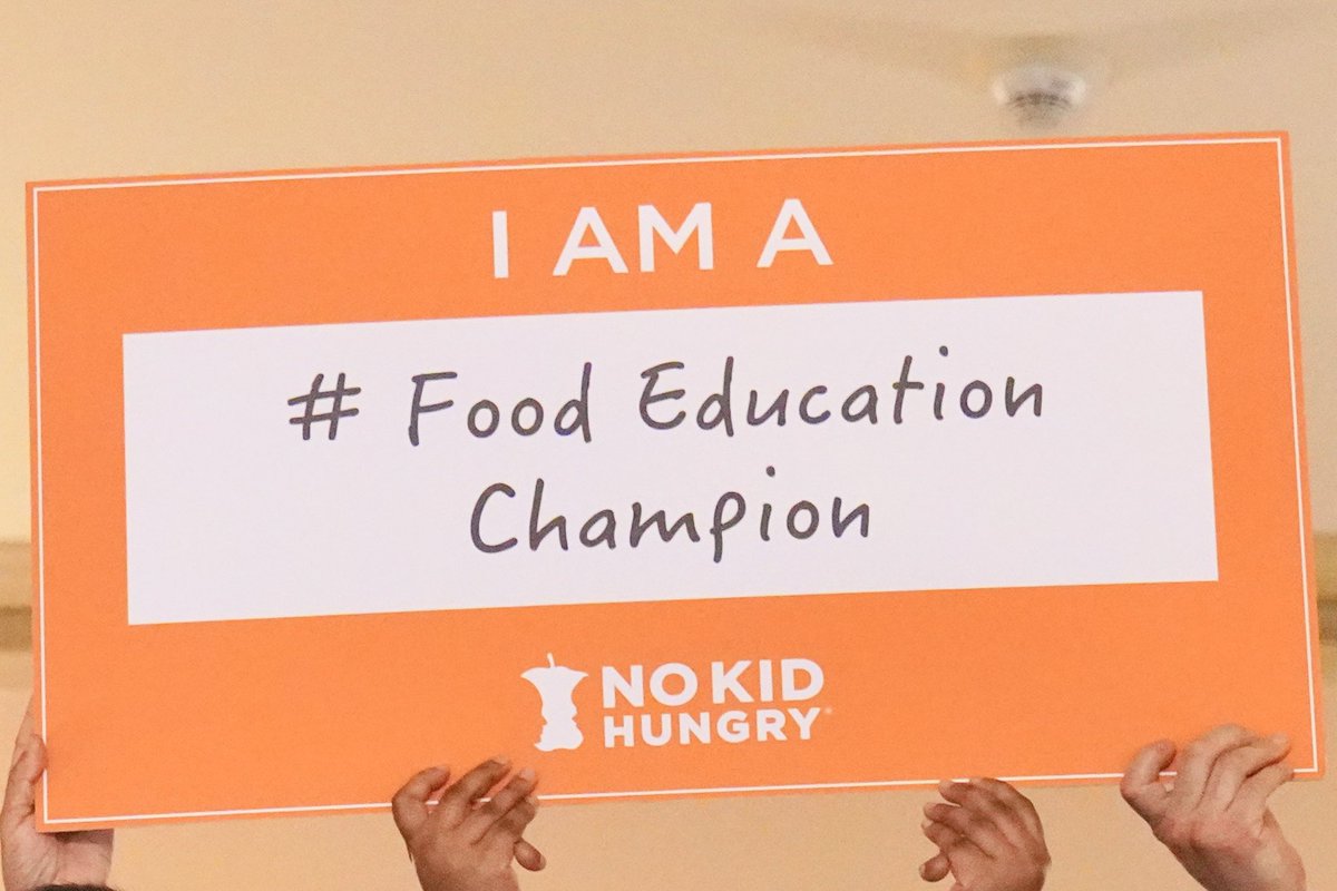 NYCSchools's tweet image. Introducing our 2024 Hunger Heroes!🤩
Today we're recognizing food service workers across schools who understand the importance of nutritious meals in school. @nycfood 
Meals that help our students get through the school day, excel in their classes and thrive outside of school.