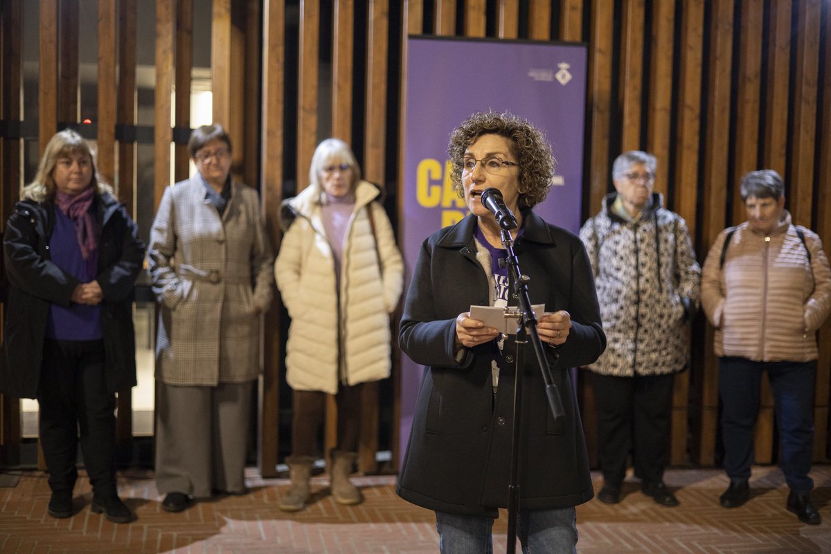 “Som totalment conscients de que hem de treballar per unir i no per allunyar, per educar en igualtat i per tenir presents les necessitats de les dones en el desenvolupament de les polítiques com a actrius principals del canvi”

Isabel Garcia, alcaldessa 

#SPMfeminista #8M