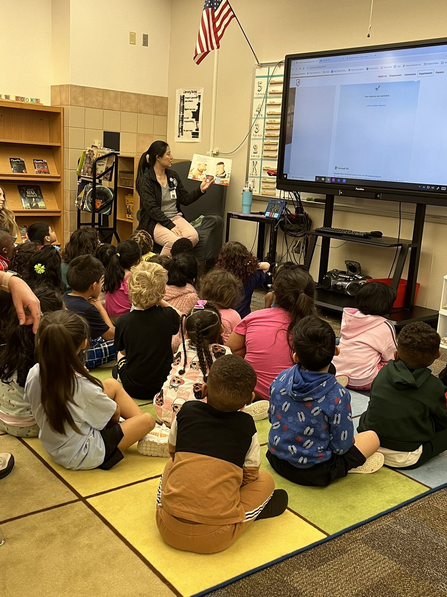 Dragons ❤️ 🌮 and <a href="/Novel_Effect/">Novel Effect 📚🎶</a> make for fun storytimes with <a href="/EKillenIT/">Emily Killen</a> and students today.