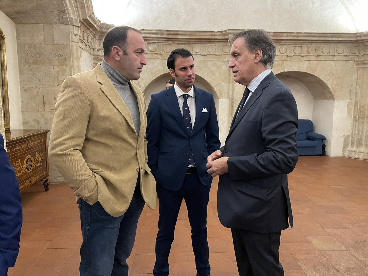 Carlos García Carbayo (@cgcarbayo) on Twitter photo #Salamanca es tierra de toros y toreros. De insignes ganaderías y grandes figuras que han hecho historia por su elegancia, estilo único y poderío.
🏆Está noche en la Gala Cultural Taurina de la <a href="/FTHelmantica/">FTHelmantica</a> hemos reconocido a los profesionales, ganaderos y triunfadores de la #Salamanca es tierra de toros y toreros. De insignes ganaderías y grandes figuras que han hecho historia por su elegancia, estilo único y poderío.
🏆Está noche en la Gala Cultural Taurina de la <a href="/FTHelmantica/">FTHelmantica</a> hemos reconocido a los profesionales, ganaderos y triunfadores de la