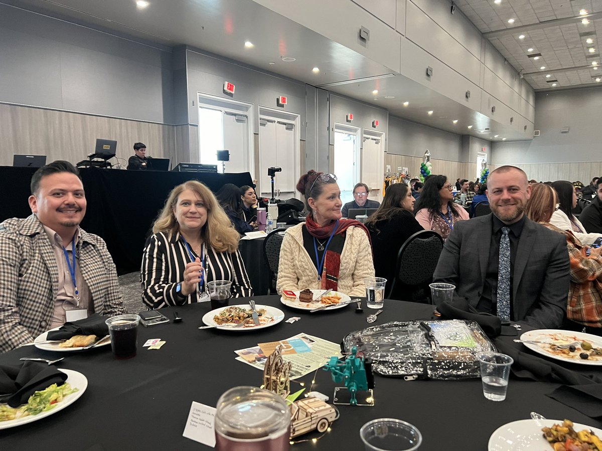 RoblesEdilia's tweet photo. OMSD ELOP is Shaping the Future at the Inland Empire Expanded Learning Symposium at the Ontario Convention Center #@SBCSS_ExpLearn #omsd https://t.co/rCpafvo2Pe