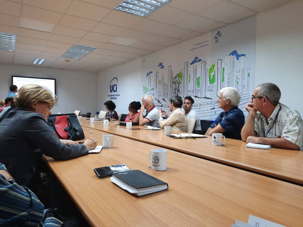 Efectuado chequeo del convenio UCI-<a href="/BioCubaFarma/">BioCubaFarma</a>, nos acompañaron <a href="/CarreraBcf/">Santiago Dueñas Carrera</a> director de Ciencia e Innovación de la OSDE y  representantes de varios de sus centros de investigación. Se abordó la contribución del vínculo Universidad-Empresa y sus proyecciones futuras. #SomosUCI