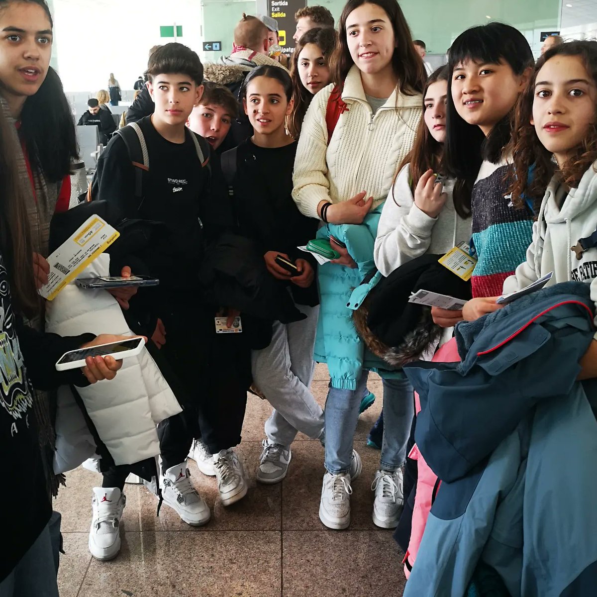 inslaplana's tweet photo. Encetem la mobilitat a Alemanya del projecte Erasmus Migratory Birds. Avui hem volat fins a Hannover i després hem enfilat fins a Bad-Harzburg, una ciutat balneari de la Baixa Saxonia.
#ErasmusPlus #etwinningproject #MigratoryBirdsGermany https://t.co/M0NLqx5Hqj