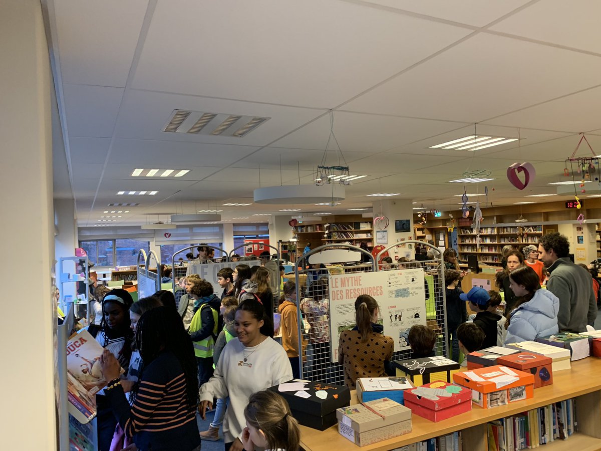 LfjmPrimaire's tweet photo. | #EFE-3D-@EUErasmusPlus #STEP-2|-Les EcoD du @LfjmPrimaire ont retrouvé à @CityLaHaye leurs homologues du @lycee_vauban - du @LFvangogh l’occasion d’échanger sur la gestion de l’eau et notamment les services #Ecosystémiques de l’eau - #Potabilisation - @aefeinfo https://t.co/JUJlZcxn69