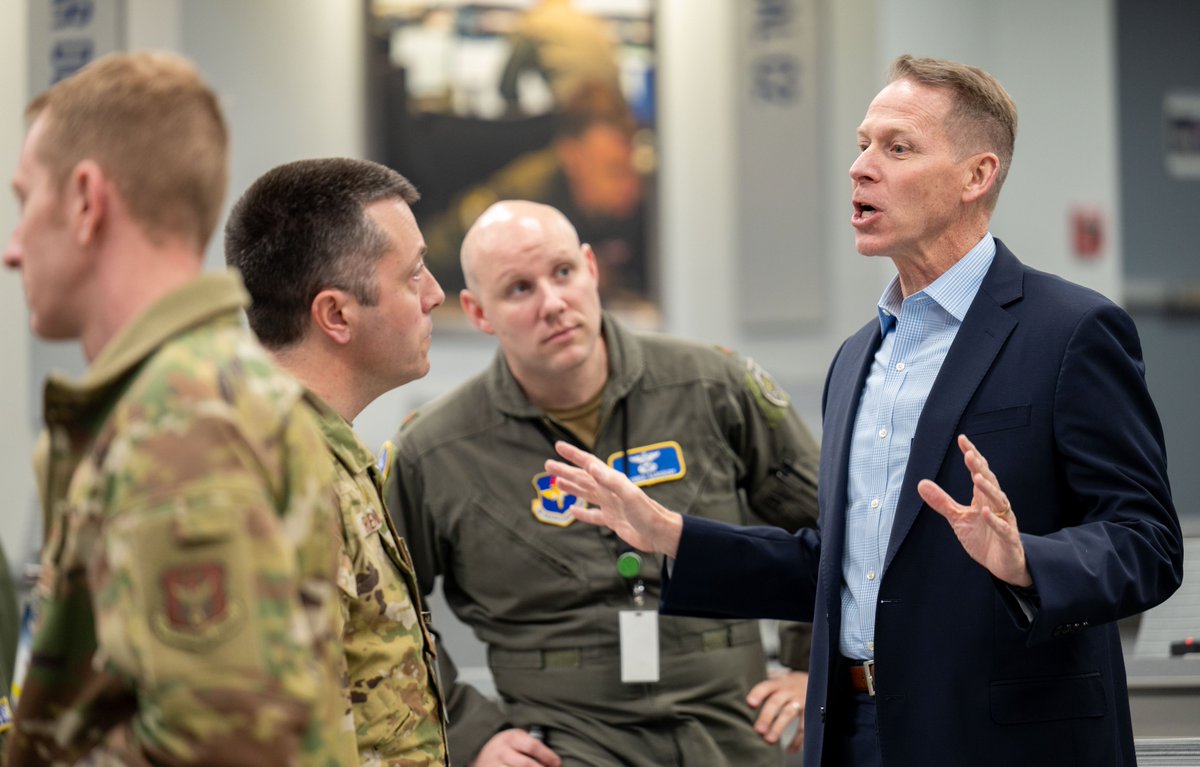 AirMobilityCmd's tweet photo. AMC hosted National Capital Region MAF action officers this week. These #MobilityWarriors serve AMC's mission at the Pentagon, advocating for our critical mission priorities. AMC & NCR officers worked together to find ways to promote MAF objectives among key decision makers. https://t.co/CBeKrDYEIX