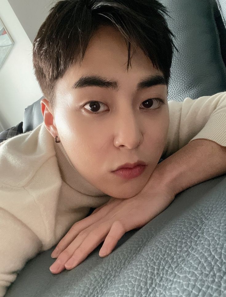 esmioxiumin's tweet photo. Olaa se va a kedar flop 😔
#exolselcaday #XIUMIN #시우민 https://t.co/INoQXObGqP