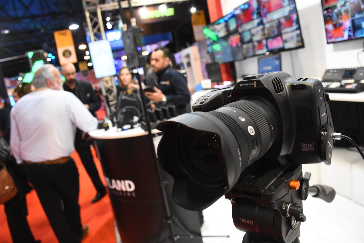 CAPERShow's tweet photo. 📢 Luz, cámara, acción!

En #Capershow2023 pudiste conocer los últimos lanzamientos en materia de AV pro.

Nuestros expositores ya están preparándose con todo para la que será la edición 32 de #Capershow. https://t.co/YsiU9l4PoF