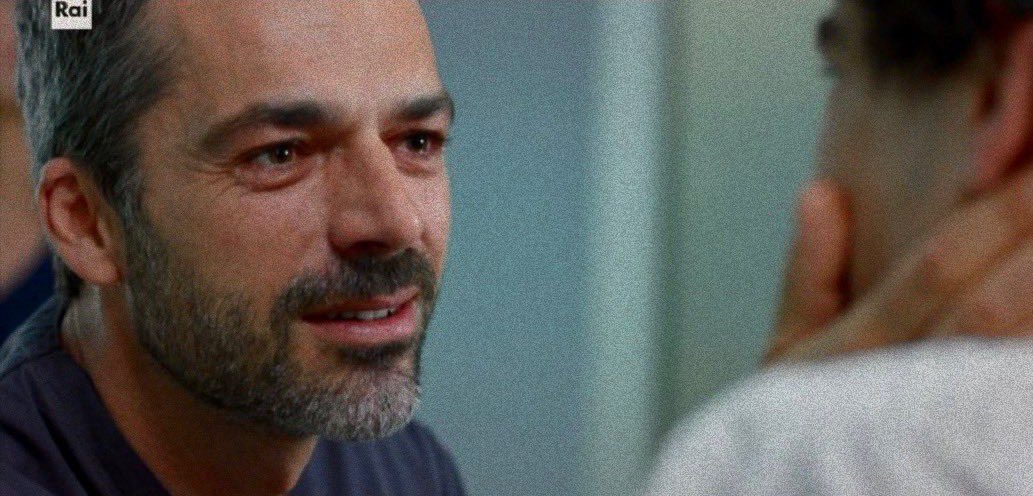 soansiosaa's tweet photo. e facciamoglielo un applauso a Luca Argentero che nell’interpretare doc ci ha regalato mille versioni diverse,mille stati d’animo diversi,prima e dopo la perdita di memoria,che attore gigantesco🤍

 #DocNelleTueMani3 https://t.co/Qu9vMhXkYI