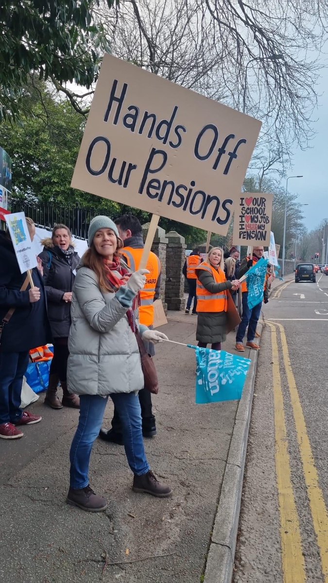 NEUCardiff's tweet photo. NEU teacher members at @cslcardiff have taken strike action today because the school want to pay them less than other teachers now, or pay them less in retirement - this isn't a choice they should have to make. @NEUCymru @NEUindeSector @DanielKebedeNEU @WalesOnline https://t.co/bbQeTKMkcr