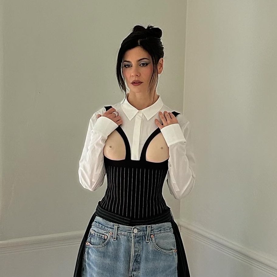 MarinaDiamandis's tweet image. I pledge allegiance to women and the gays.