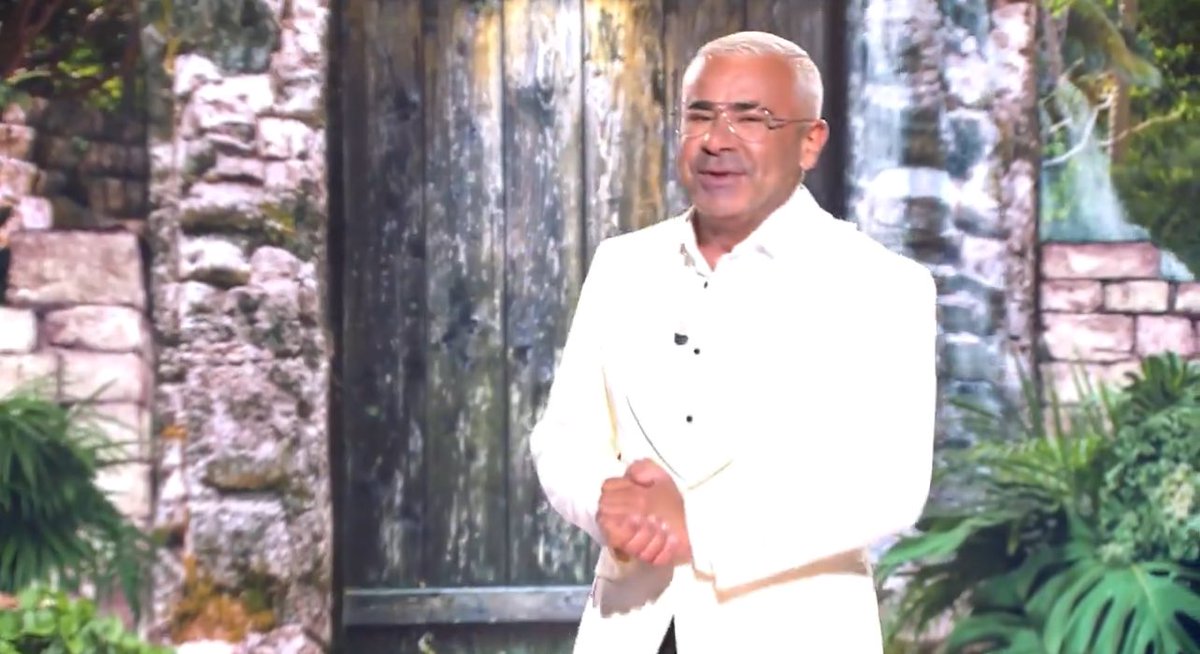 ItsMalbert's tweet image. Jorge es todo lo que necesita el entretenimiento en una era donde la televisión se ha convertido en algo de lo más aburrido y soso que recuerdo en años. La falta que haces Jorge❤️ #SVGala1