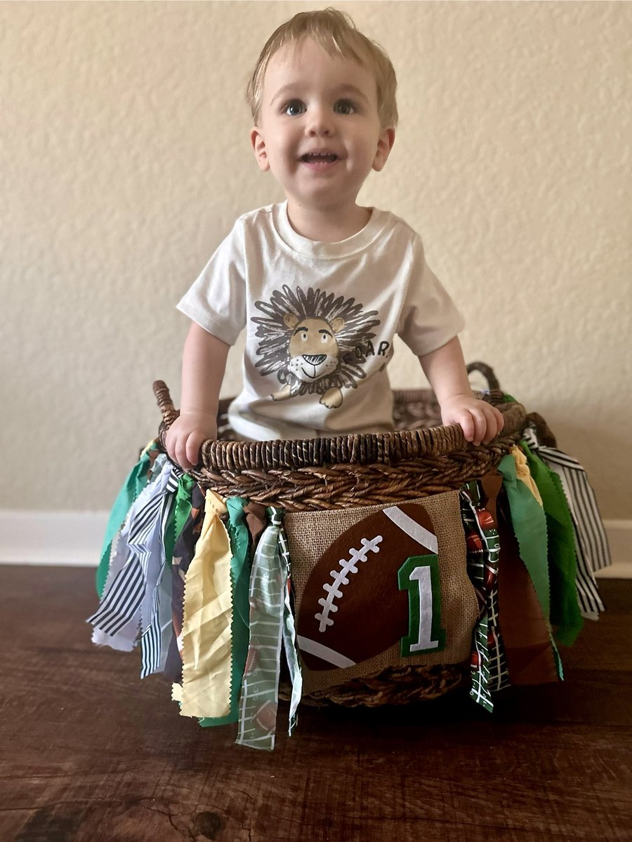skylaaac's tweet photo. Happy birthday son. Momma and dada love ya so so so much. https://t.co/WiSdymtDHw