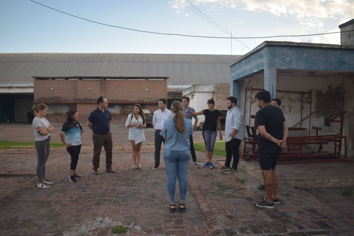 GastaNoyjovich's tweet photo. La juventud con perspectiva de futuro. Recorrimos y conversamos con presidentes comunales e intendente del Departamento Castellanos. Además charlamos con las comisiones de los clubes Independiente de Ataliva y Argentinos de Humberto Primo! https://t.co/EDodZ6teM5