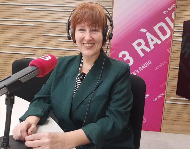 Aquí podeu escoltar l'entrevista al programa <a href="/NoVenimAmbMnl/">No Venim Amb Manual IB3</a>  d'IB3 ràdio, parlant de com són els viatges Erasmus per aprendre un idioma a Secundària i Batxillerat: tinyurl.com/ErasmusIdiomes
<a href="/IESMadina/">IES Madina Mayurqa</a>