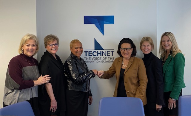 I had the pleasure of traveling to Washington D.C. with United WE Board Member, Kathy Donovan to meet with other organizations and leaders on a similar mission of empowering women. Thank you to @TechNetUpdate for hosting our group!