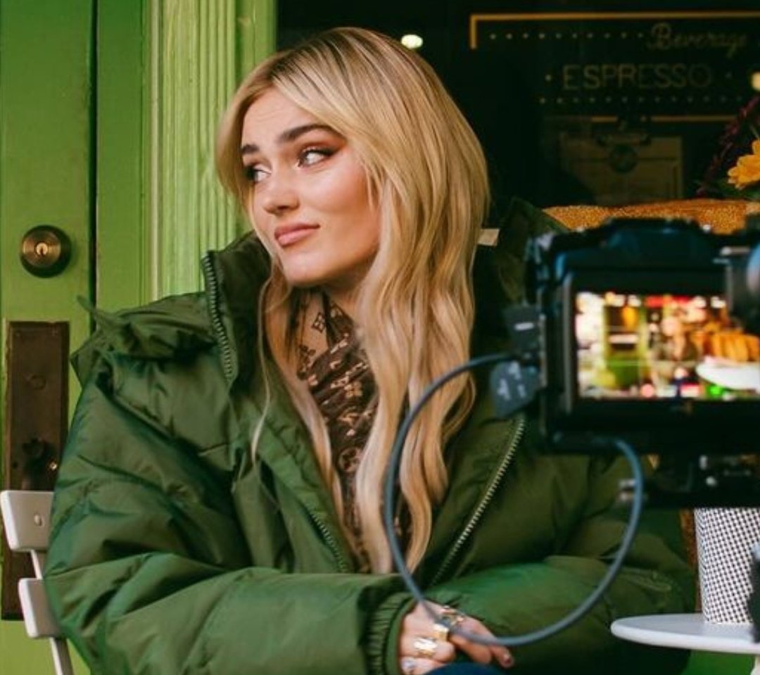 lovemegcuteness's tweet photo. Day 13 of not being noticed by Queen
@ImMegDonnelly
#megdonnelly https://t.co/fyo7jDs9hz