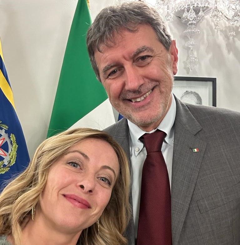 karlitos_x's tweet image. #Marsilio è bugiardo e arrogante quanto #Meloni. Chi si somiglia, si piglia. #Piazzapulita #Abruzzo2024