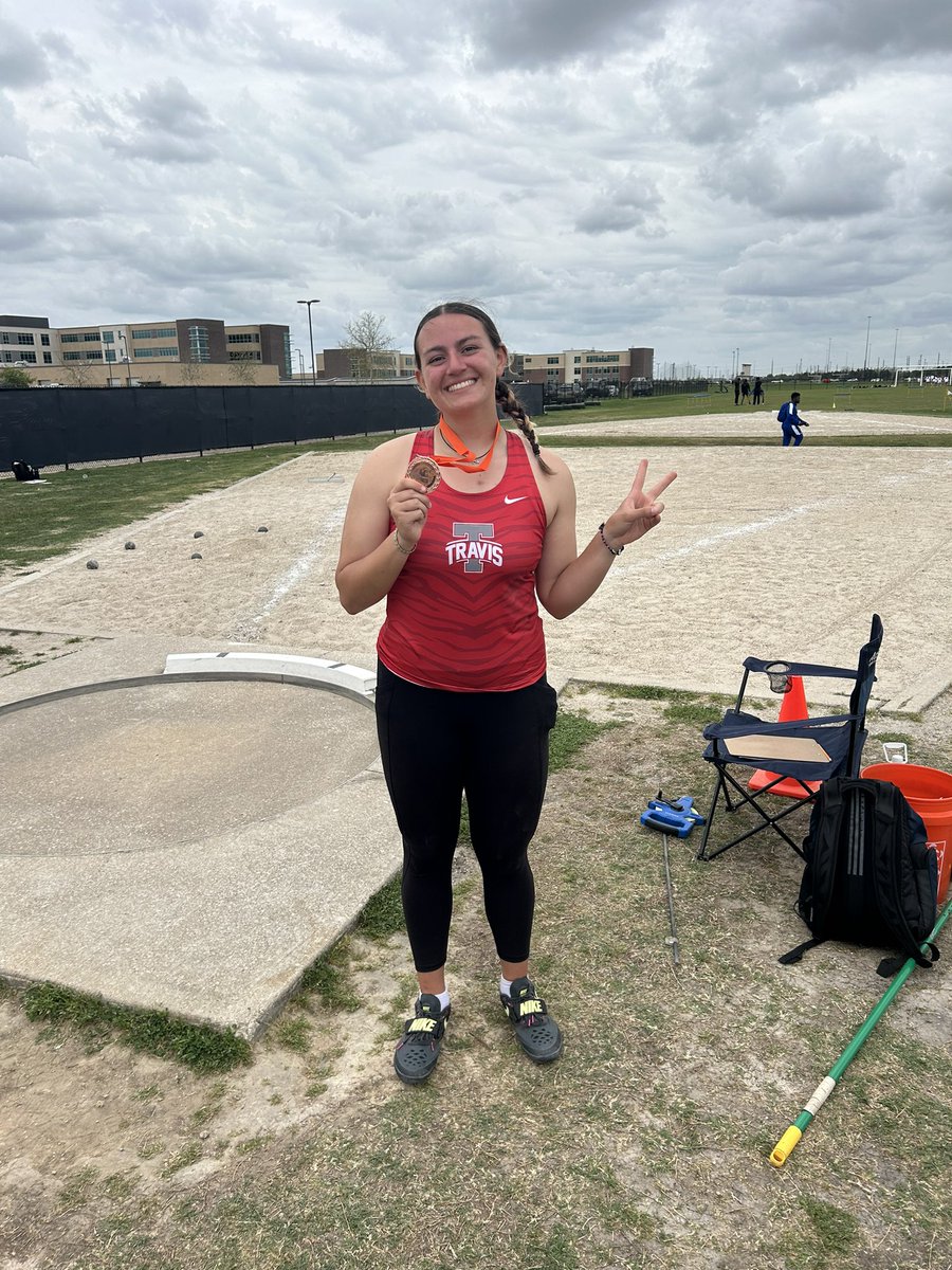 Congratulations to Danielle Bejar for placing 3rd and winning the bronze medal at the Bridgeland Bear Invitational Track meet. She had a PR and also broke the school record with a distance of 38’7”!!!
