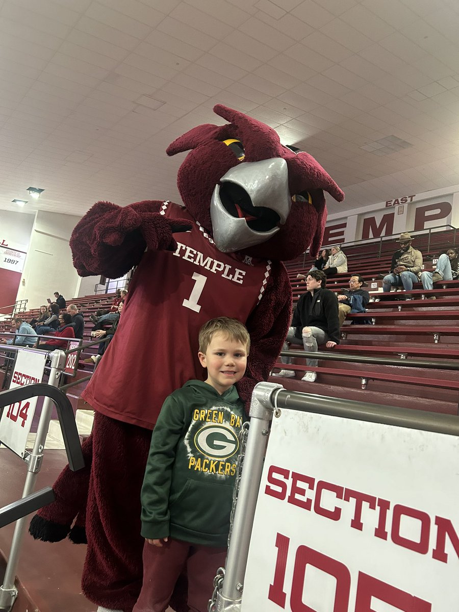 Liz Taylor tweet media