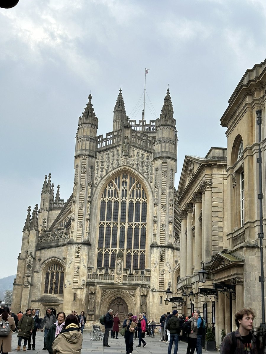 dr_treisman's tweet photo. Such a gorgeous arrival to Bath. Been over 20 years since been here. Welcomed to the hotel w such a thoughtful gift bag (team so modelling the model) and had such a special dinner @betsydet we are looking forward to a fab conference tomorrow! https://t.co/iIHIViaiyH