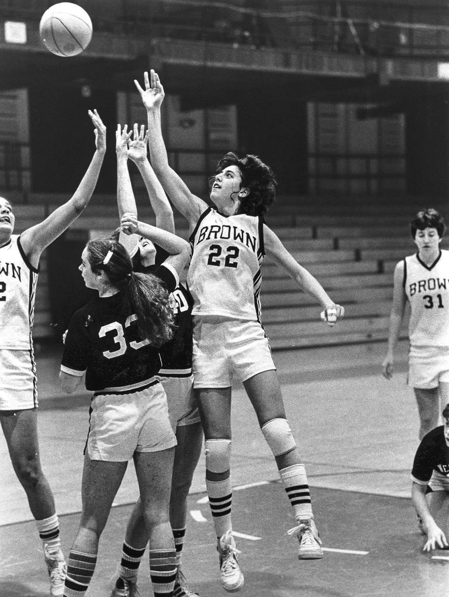 Ahead of the @IvyLeague Women’s Basketball Tournament, we’re revisiting the past. The 1983-84 @BrownU_WBB team won the University’s first Ivy title—a feat dismissed, most notably by a 2011 BAM article miscrediting their achievement. Rediscover their story: brownalumnimagazine.com/articles/2024-…